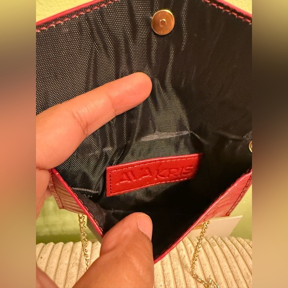 Red Snake Pattern Crossbody Bag - Picture 5 of 5